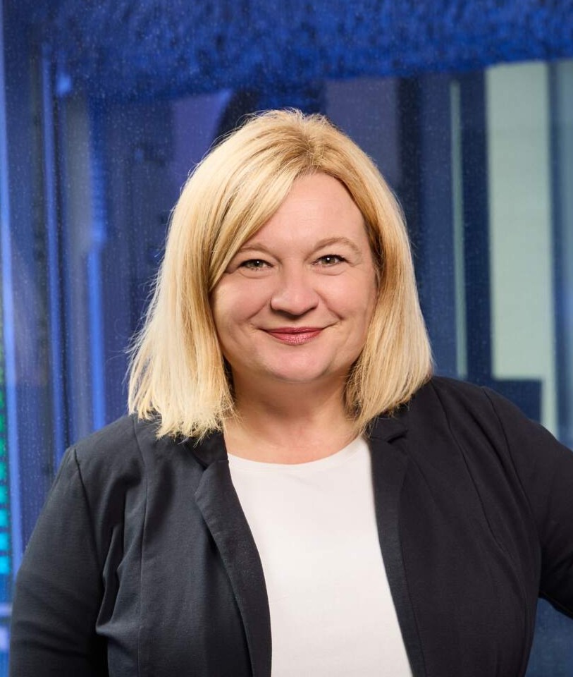 Ms Sonja Herold